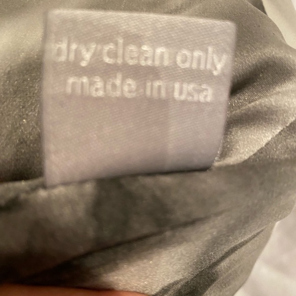 2 Silk 20x20 Aviva Stanoff Black & White Pillows - Picture 4 of 7